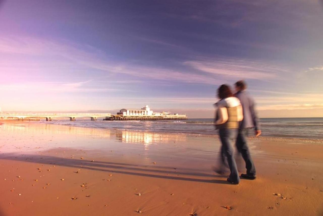 Bournecoast - Stylish Flat With Balcony - Sea Views - 10 Min Walk To Beach - Parking - Wifi - Fm8407 Bournemouth Dış mekan fotoğraf